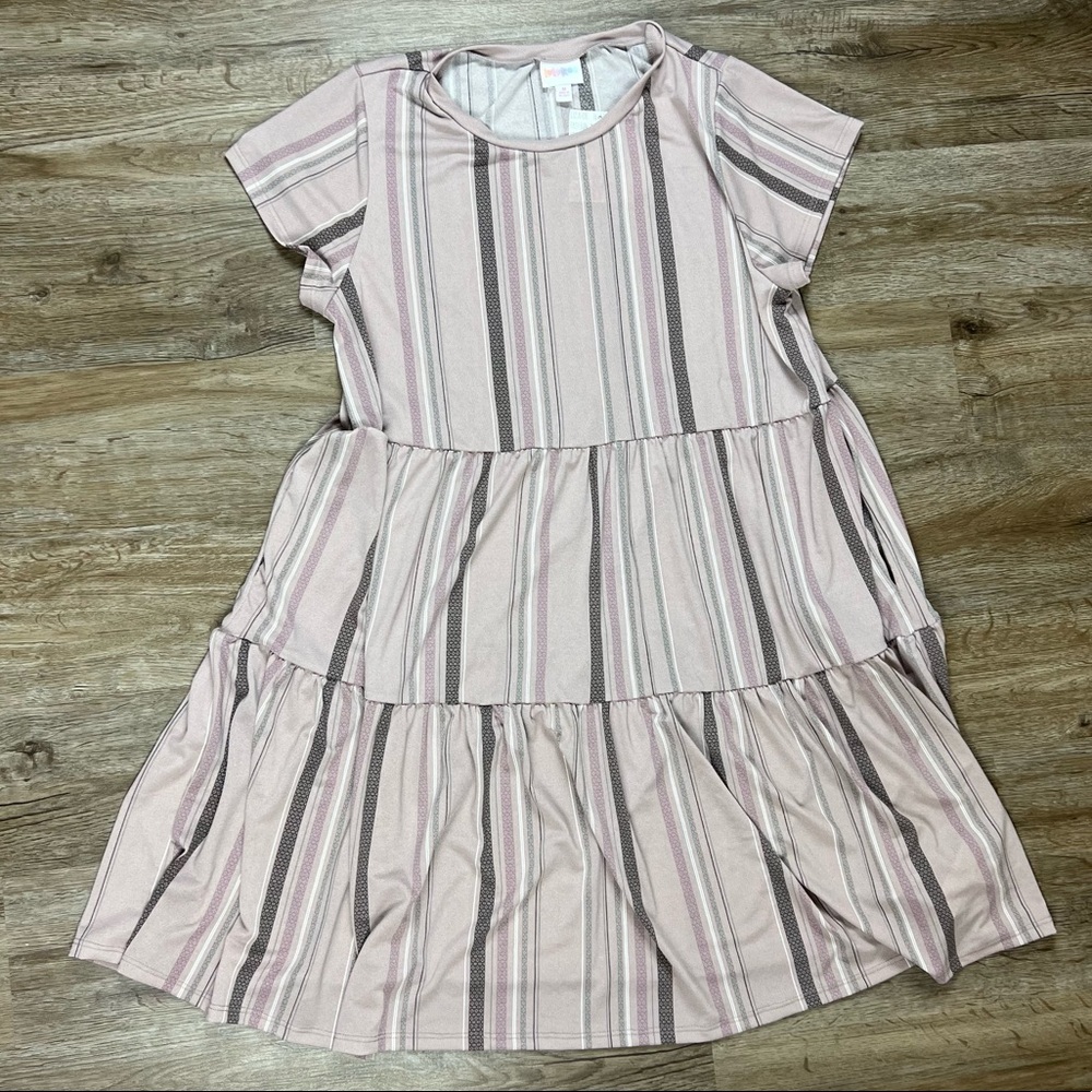 LulaRoe Ariel tiered short sleeve dress medium NWT